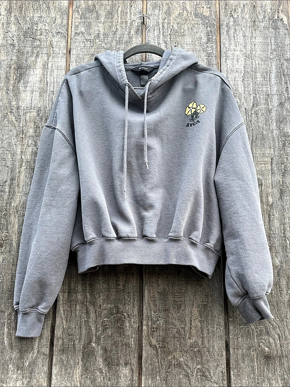 RVCA Woman’s Kick Back Cropped Floral Graphic Hoodie Gray Size Medium Like New